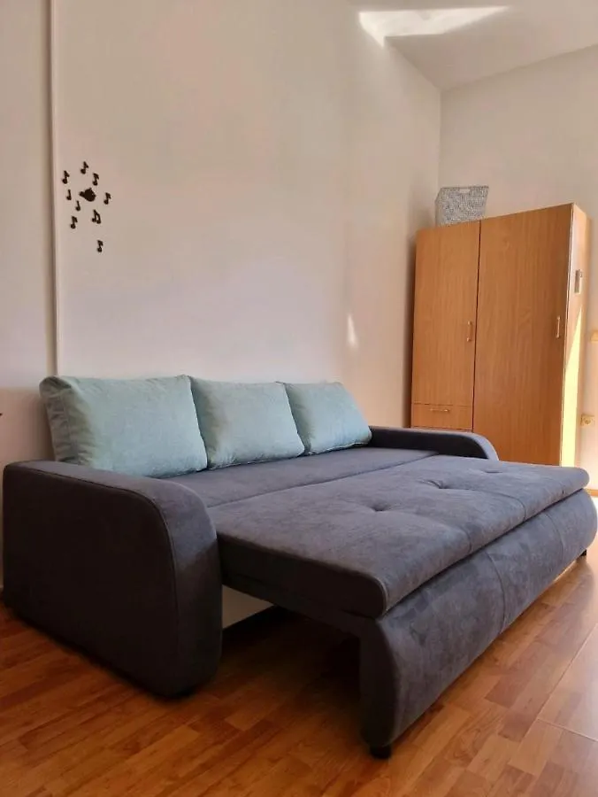 Frida Apartment Pula 0*,  Croatia